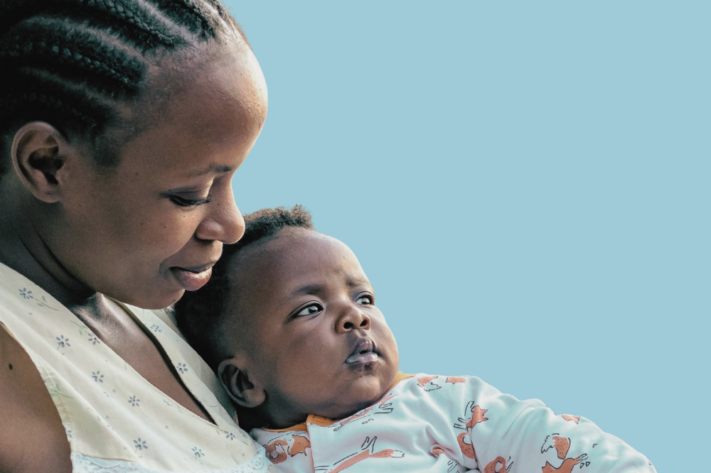 Ei mor som held babyen sin